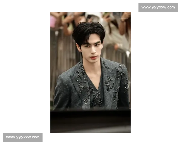 建模脸配雕塑身！宋威龙的反差杀太绝